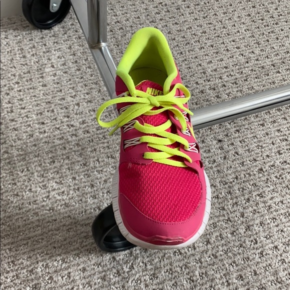 Nike Running Shoes - Picture 2 of 4